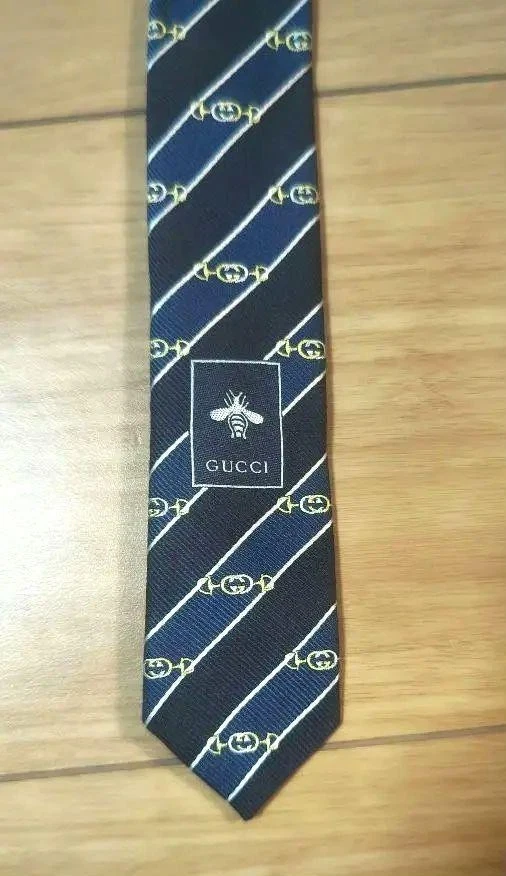 Gucci Neck Tie Skinny Navy White Stripe 100%Silk Italy unused mint gift F/S - Image 3 of 4