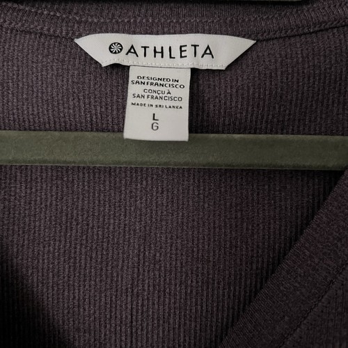 Athleta Damen UPTEMPO gerippt 4 Knöpfe Henley Top Shirt LILA EUC Large L - Bild 4 von 5