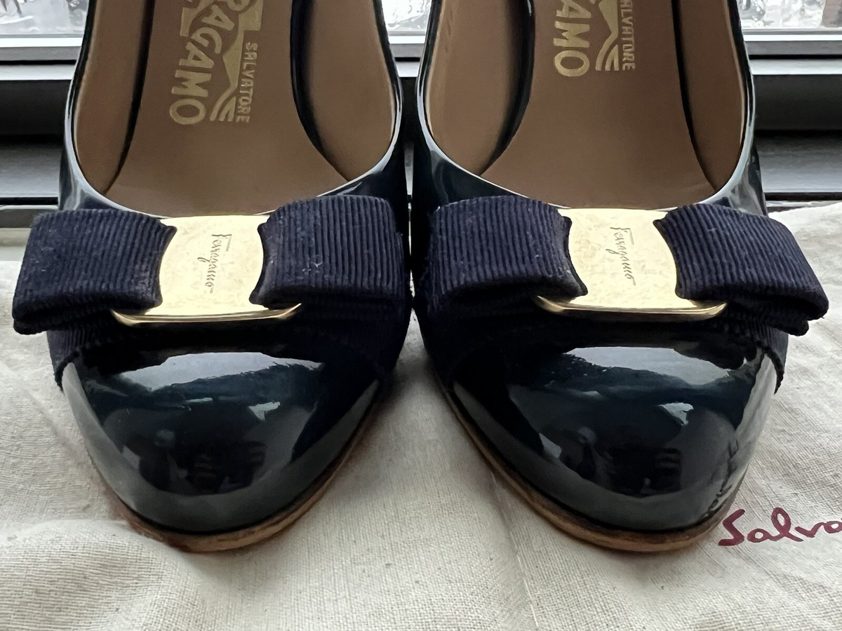 Salvatore Ferragamo Carla Bow Pump Heel Sz 7 Navy | eBay