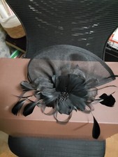 NWT Black Hat Fascinator Headpiece With Feathers