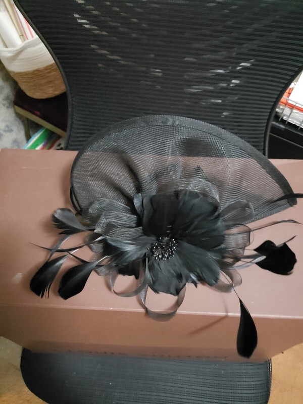 NWT Black Hat Fascinator Headpiece With Feathers