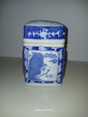 Chinese Vintage 7'' Tall Rectangular Jar w/Lid, Blue & White Tea/Ginger Jar Asian