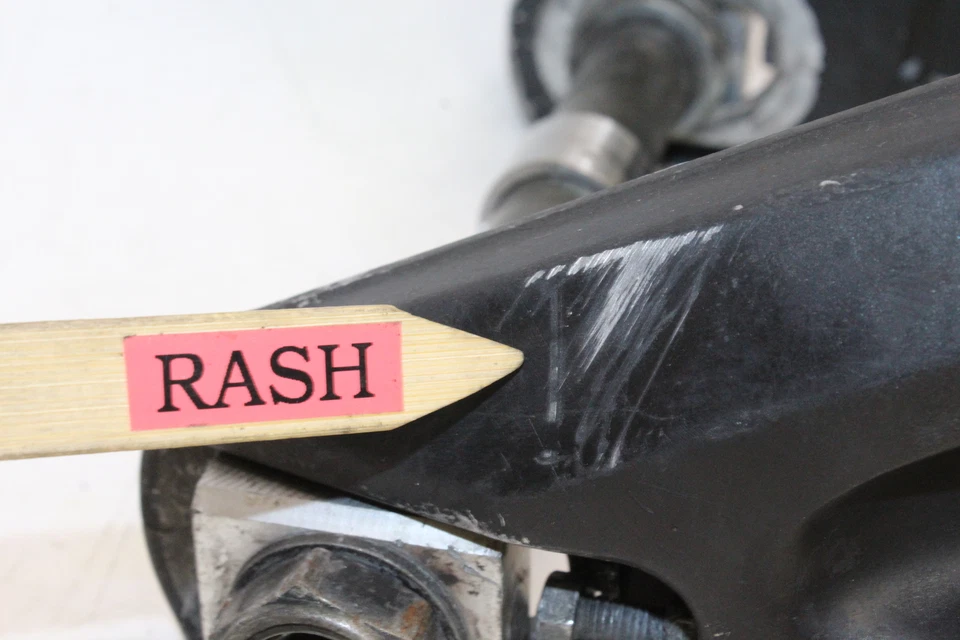 Yamaha Yzf R6 2004 basculante trasero suspensión trasera brazo oscilante Foto 3 de 4