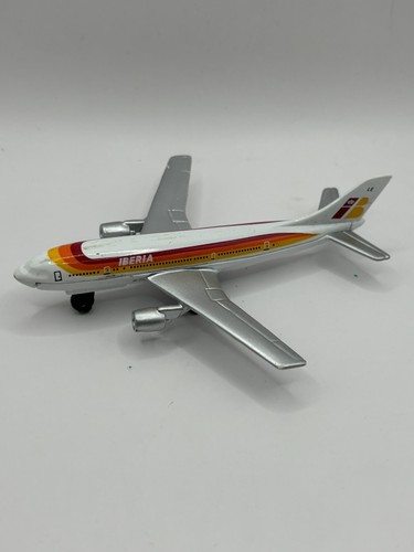 Vintage 1973 Airbus A300B Iberia, SB-28, Matchbox International Ltd white - Picture 2 of 5