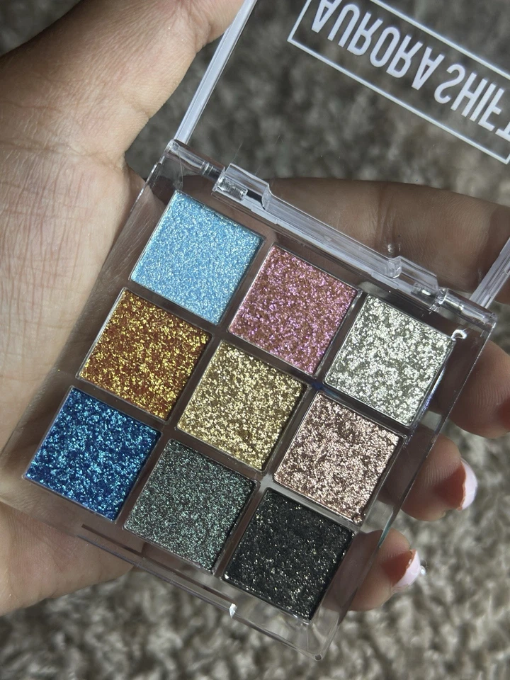 Duochrome/Diamond Metallic Eyeshadow Palette Vegan And Cruelty Free  - Image 4 of 4