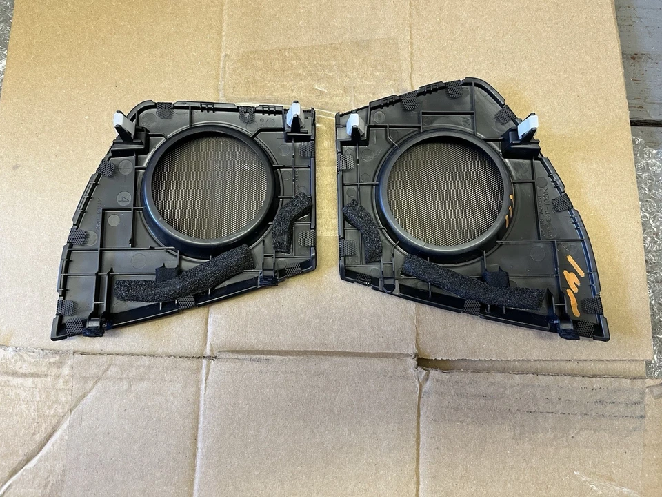 2015-2019 LEXUS RC200T RC350 TABLERO DELANTERO IZQUIERDO Y DERECHO JUEGO DE CUBIERTAS DE ALTAVOCES OEM Foto 2 de 4