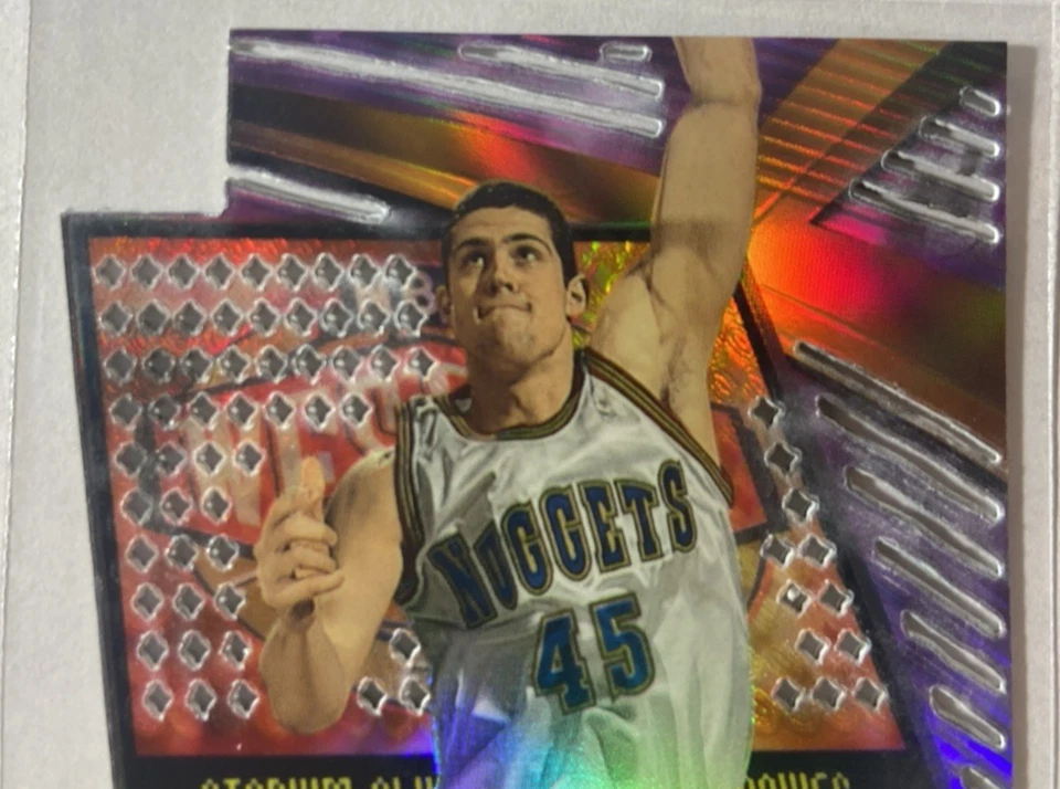 Inserto luminiscente de novato Raef LaFrentz 1998-99 Stadium Club Triumvirate - 1:96 Foto 2 de 4