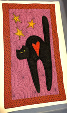 Quilted Black Cat with Heart Wall Hangin Halloween