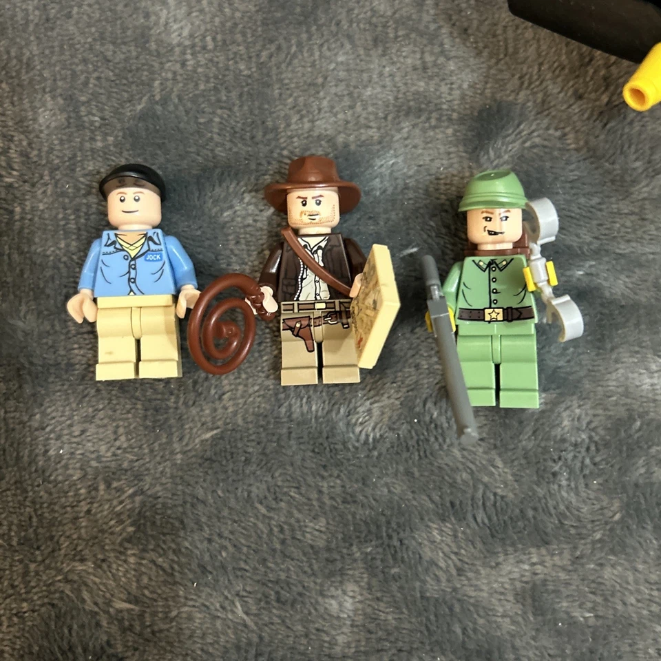 Lego Indiana Jones 7628 Peril in Peru  Jet Complete W 2 Figs and “ Jock” Fig! - Image 2 of 4