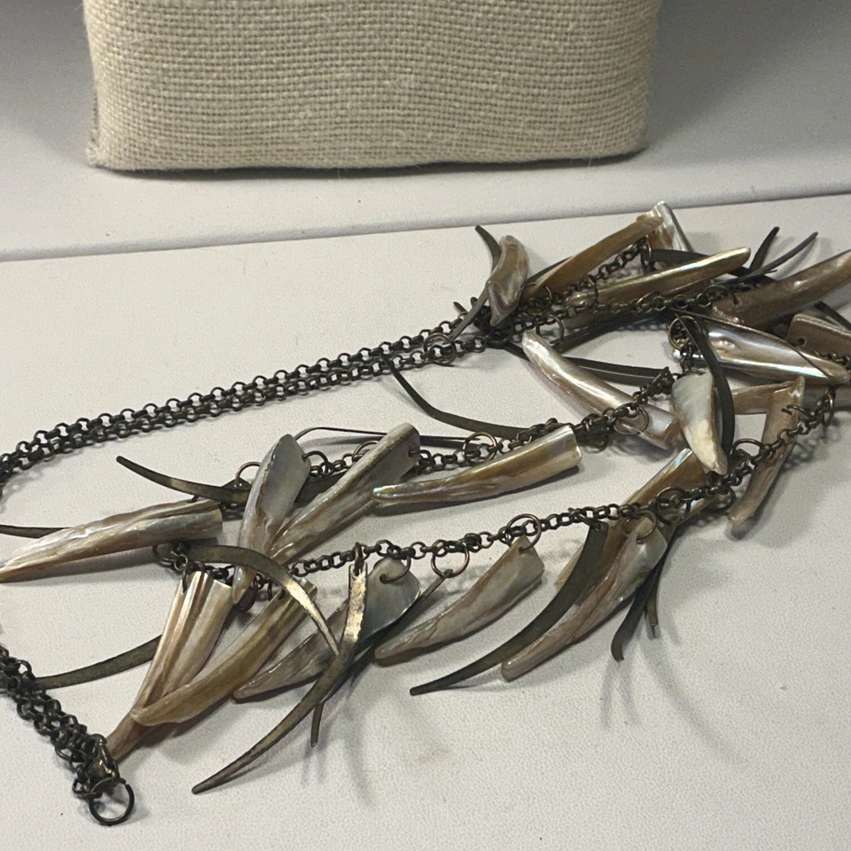 Fashion Necklace Brown Mother of Pearl Brass Teeth Metal Lot 71 - Image 4 of 4