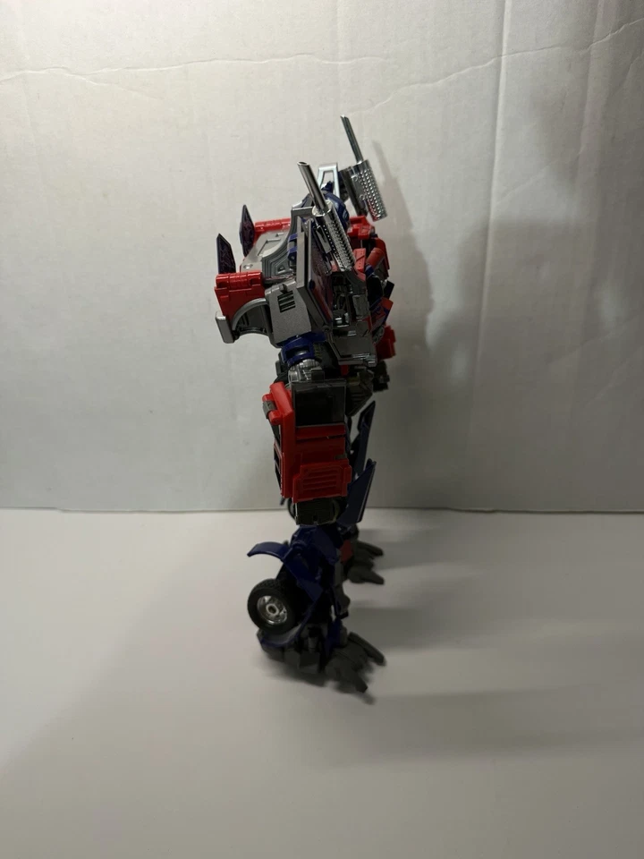 M01 Commander Deformation Era (optimus prime) Robot Figure - Image 2 of 4