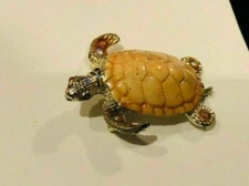 Gold Tone Yellow Shell Turtle Brooch/Pin