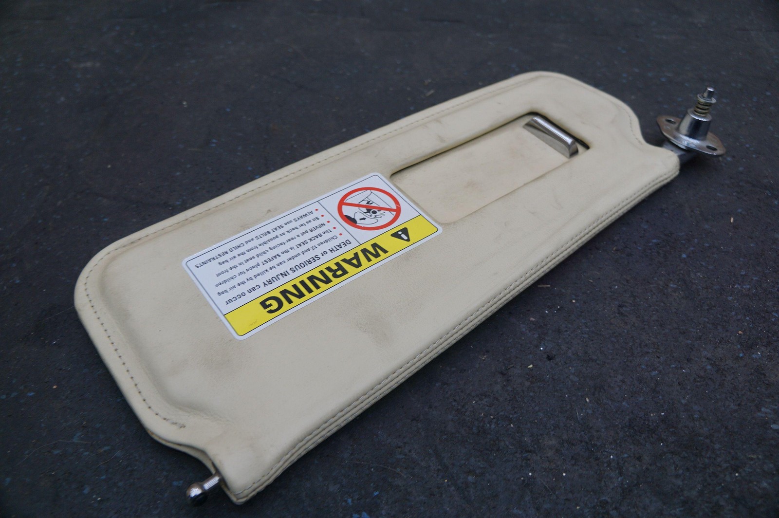 Left Sun Visor Shade Magnolia Beige Leather PV100741PA OEM Bentley Arnage 2003