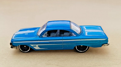 Hot Wheels | 2012 | Chevy Impala | HW 2012 New Models | 1:64 |