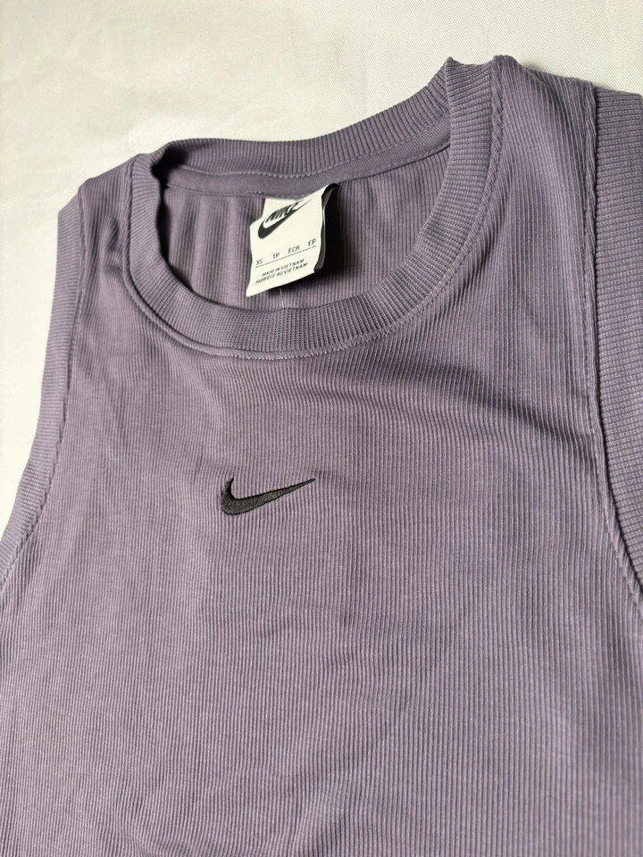 Camiseta sin mangas Nike Essentials XS para mujer ropa deportiva ajustada recortada mini costilla púrpura nueva Foto 2 de 4