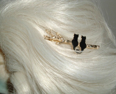 PAIR BLACK ENAMEL CATS ON GOLDEN TREE BRANCH 2'' BOBBY PINS NEW W TAG