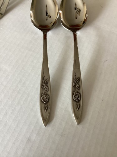 Oneida Serving Set-My Rose  2-Pierced/2-Solid Serving Spoons & 1-Cold Meat Fork - Picture 18 of 21