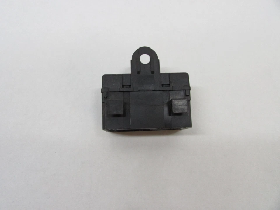 2002 VOLVO V70 XC FRONT LEFT HEATED SEAT CONTROL MODULE 9442947 OEM 01 02 03 04  - Image 2 of 4