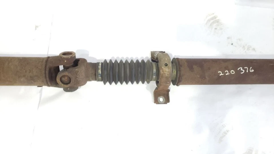 Eje de transmisión trasero 2 piezas 159" SRW sin identificación OEM 17 21 Chevrolet Express 3500 Foto 4 de 4