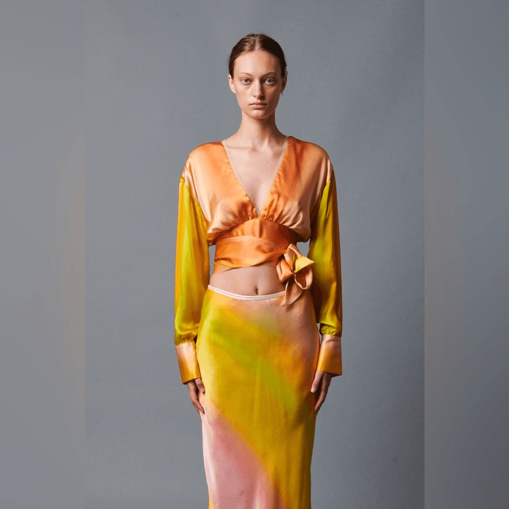 LE SUPERBE DE LA SOL BLOUSE NWT size small in petite floral print