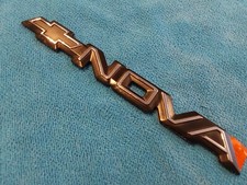 Nos Gm 1985-88 Chevy Nova Rear Emblem Trunk Lid Hatch Script Nameplate 85 86 87 Nos Gm 1985-88 Chevy Nova Rear Emblem Trunk Lid Hatch Script Nameplate 85 86 87
