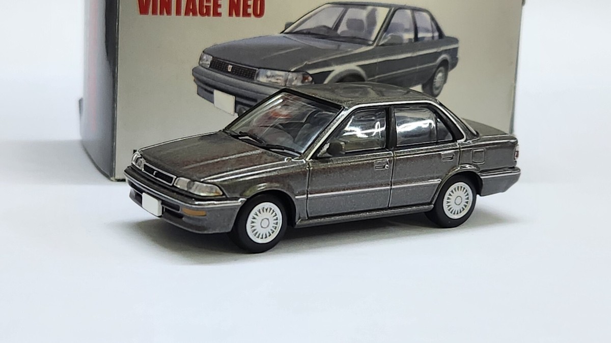 【新品】TOMICALIMITEDVINTAGENEOトヨタカローラ1500SE LV-N08b トヨタ カローラ 1500SEリミテッド（グレー） | 製品を