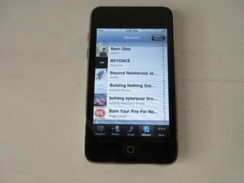 Apple iPod Touch 2nd Generation 8GB  With 1100songs MC086LL - Afbeelding 1 van 17