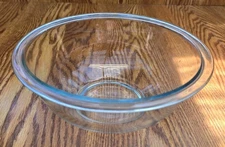 Pyrex Smart Essentials Blue Tint Glass Mixing Bowl 1.5 Quart 1.4 Liter #323 USA