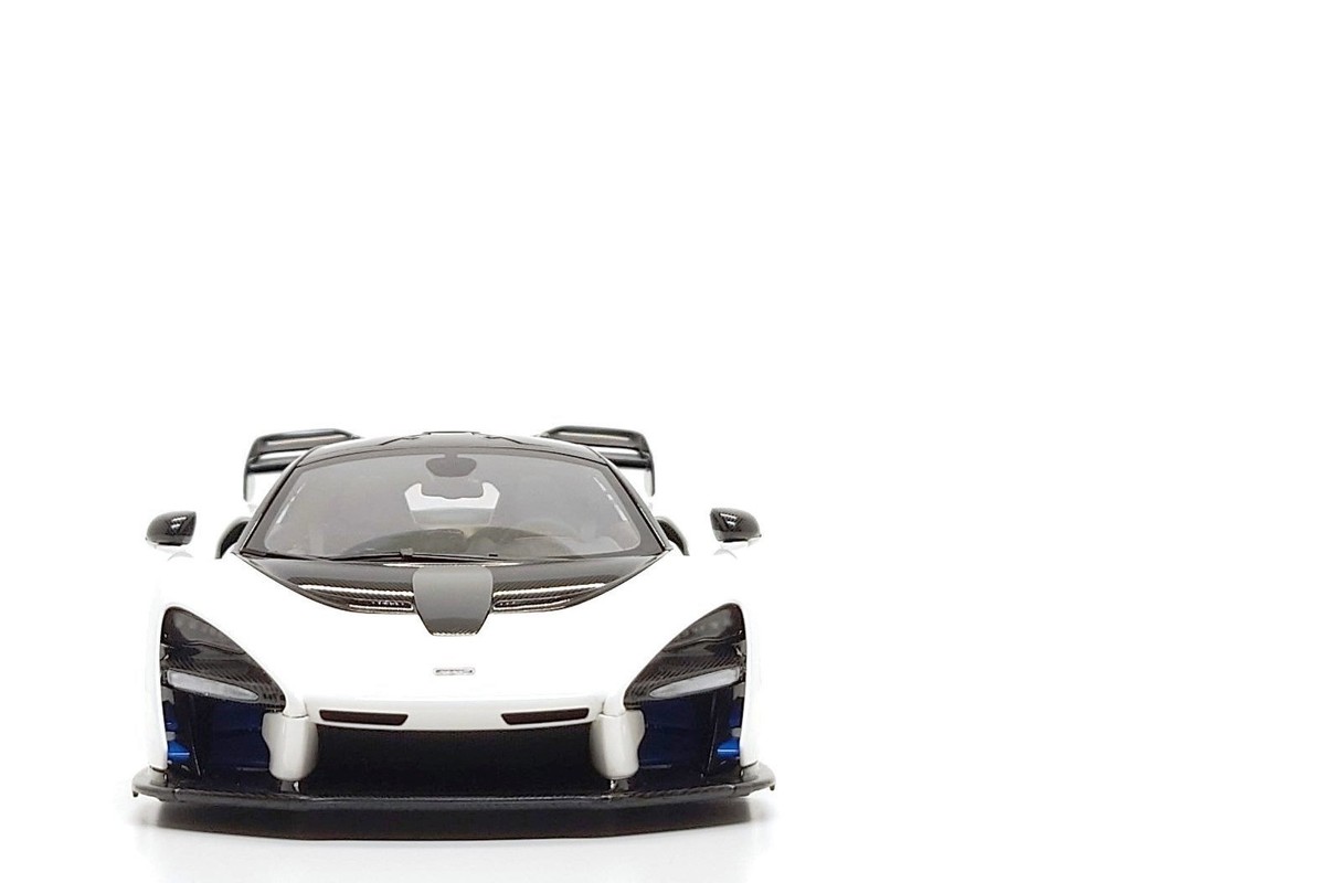 AUTOart 1:18 McLaren Senna in Vision Pure / White | eBay