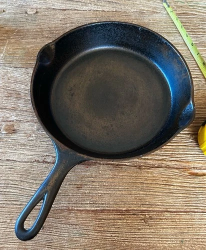 Vintage Wards Cast Iron Skillet #8 Wagner Made 1488 READ