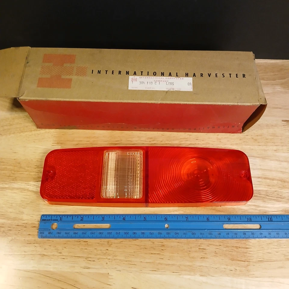 Lente de luz trasera International Harvester Scout 1961-1972 384110 C1 nueva de fábrica fabricante original rara Foto 3 de 4