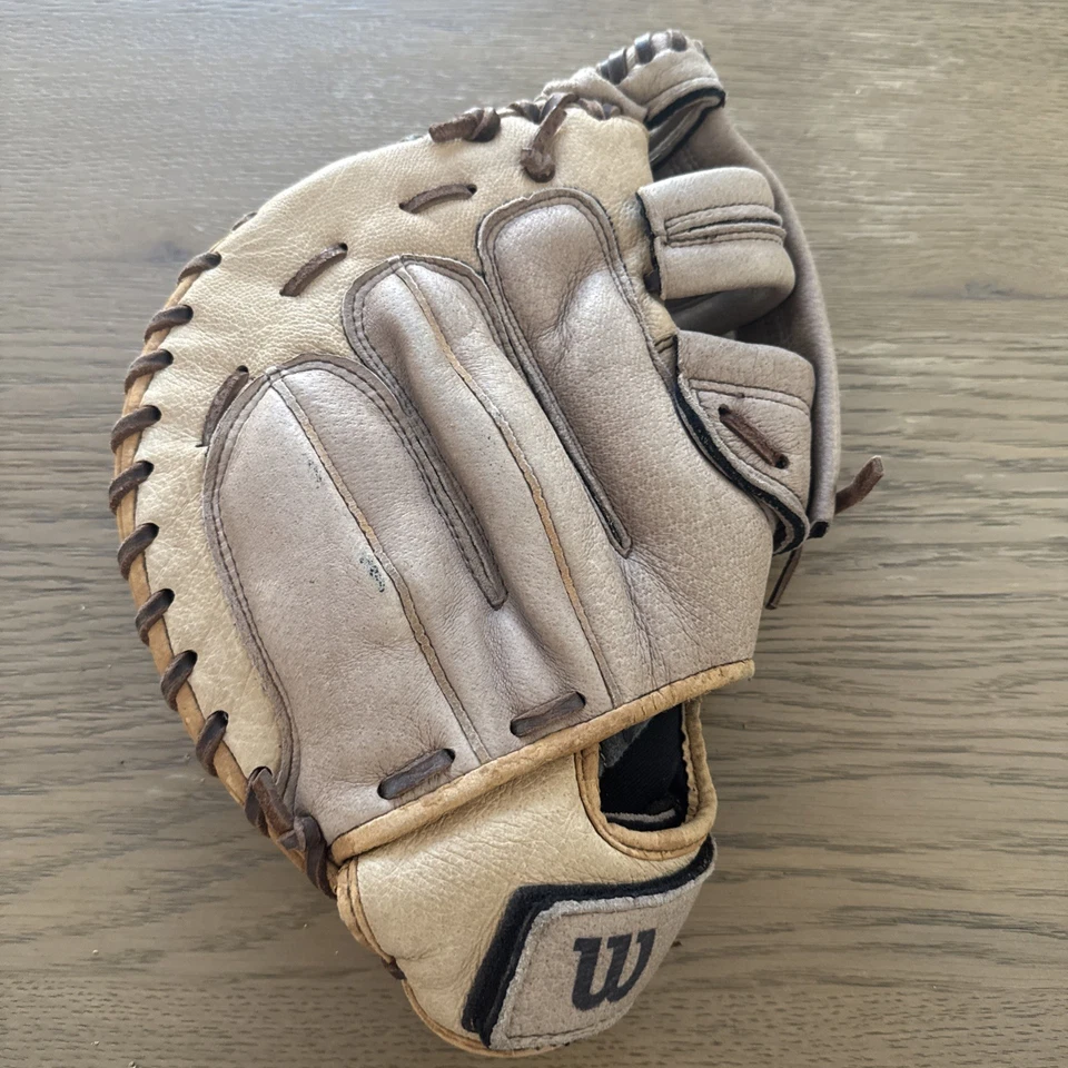 Guante de softbol lanzamiento rápido Wilson A440 A0440 CM-BR beige derecho 31" roto Foto 2 de 4