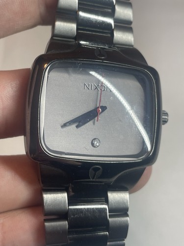Nixon Ja, It's Real The Player dunkelgraues Zifferblatt Herrenuhr benötigt Batterie funktioniert - Bild 2 von 10