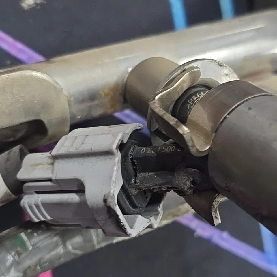 Kit de arnés inyector y riel de combustible Infiniti Q50 Q60 16-22 17521-5CA0A 24079-6HB1A Foto 2 de 3