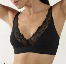 ELSE Soft Lounge Bra Wireless Black, Size Medium, New With Tags