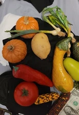 Lot of 17 Vintage, Very Realistic Fruits And Veggies Various Makers Nice Lot! 