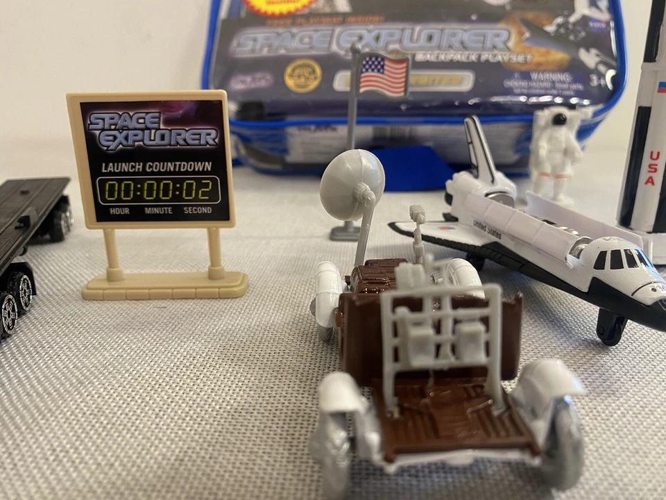 Vintage disney world Wowtoyz Space Explorer Backpack playset Space Orbiter USA - Image 3 of 4