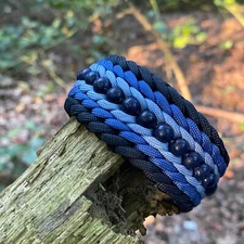 Paracord Bracelet with blue beads
