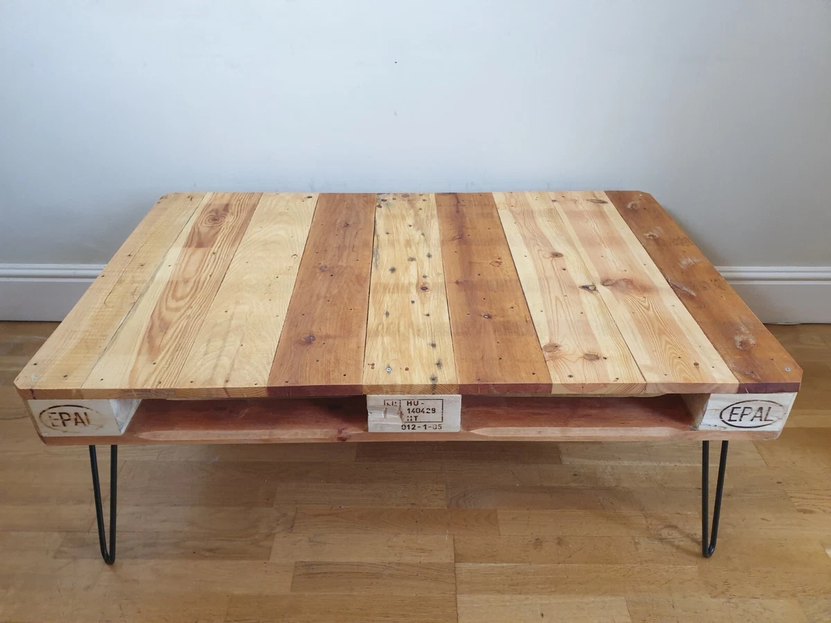 Upcycled pallet coffee table in rustic farmhouse style made with