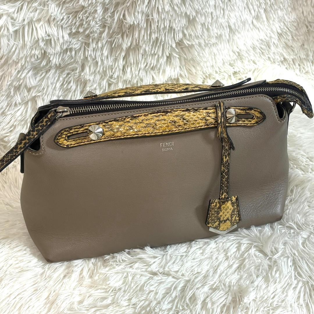 FENDI Visaway Python Shoulder Bag Gray Leather Me… - image 4