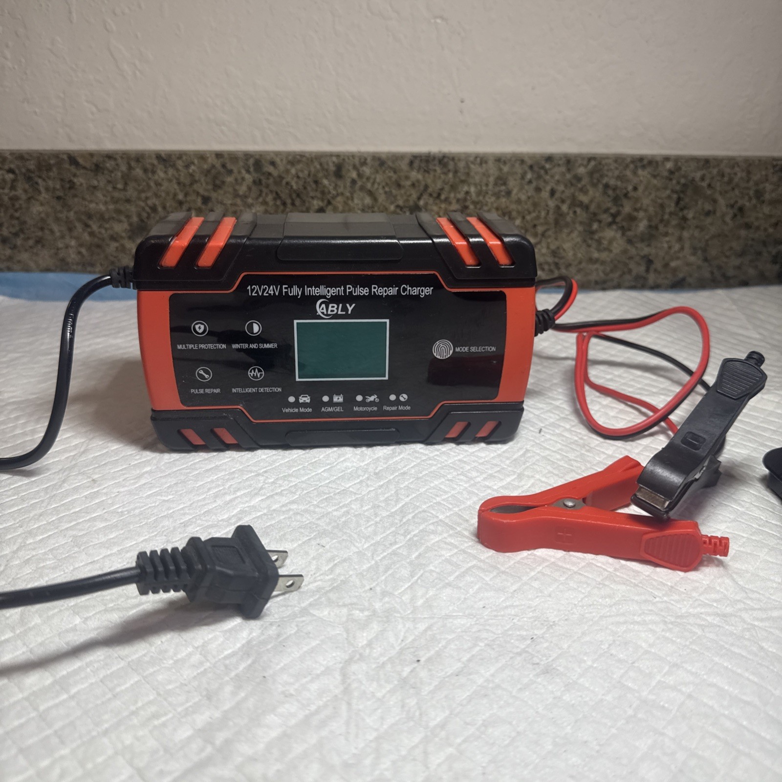 Car Battery Charger 12V/8A 24V/4A Automatic Smart Battery Charger/Maintainer