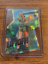 2022 Panini WNBA Revolutions Betnijah Laney Liftoff CUBIC 18/50!