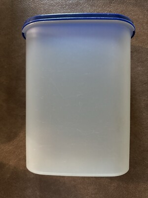 Tupperware Modular Mates Oval 4 (9 3/4 cup) Container #1614 & Blue Seal