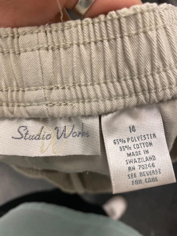 Pantalones Cortos Studio Works 14 Tostados Estilo Corto Cintura Elástica Damas Bolsillos Regulares  Foto 2 de 4