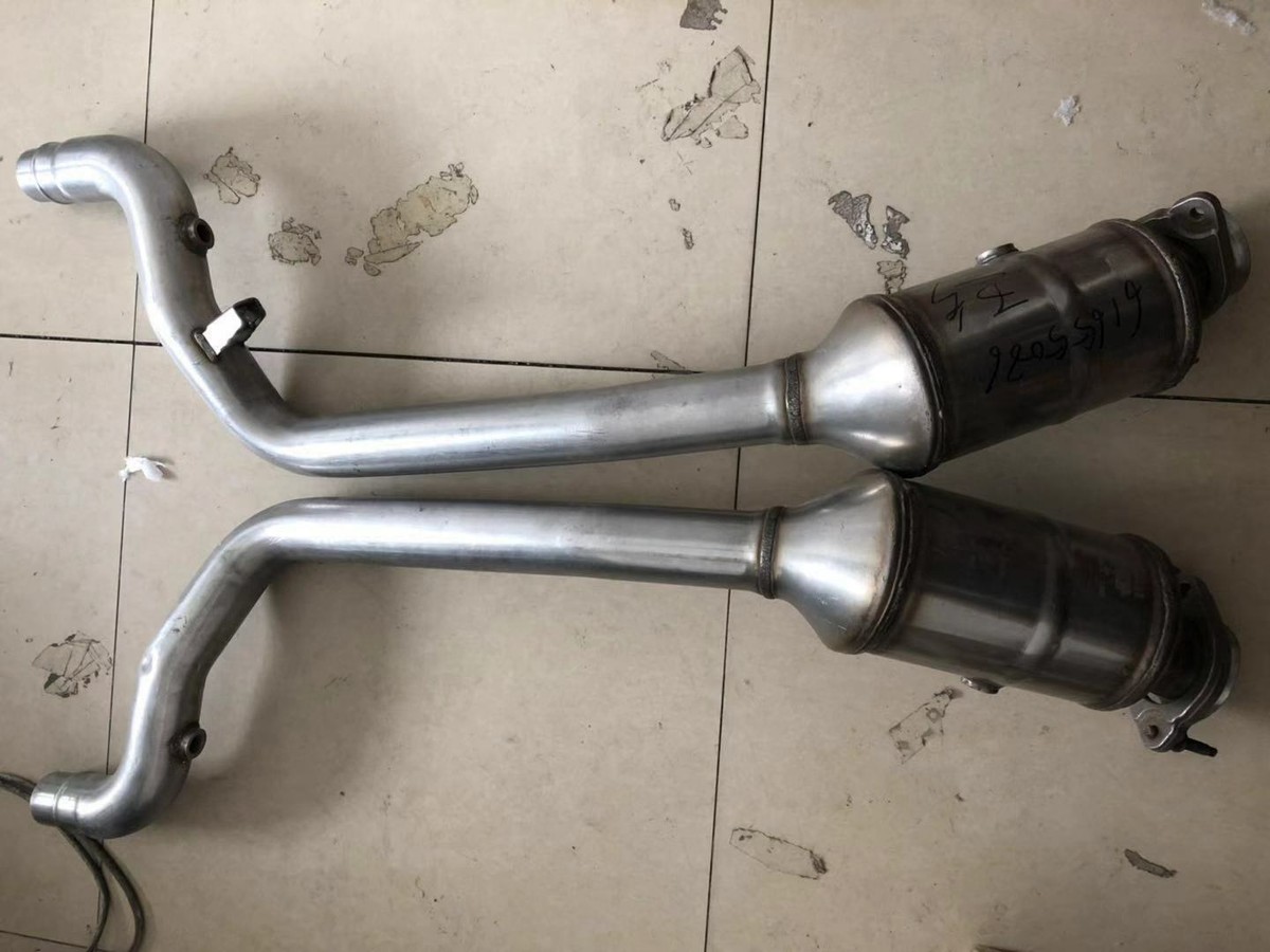 Pair Catalytic Converters for 2013-15 Jaguar XF/ XFR/XFR-S RWD 