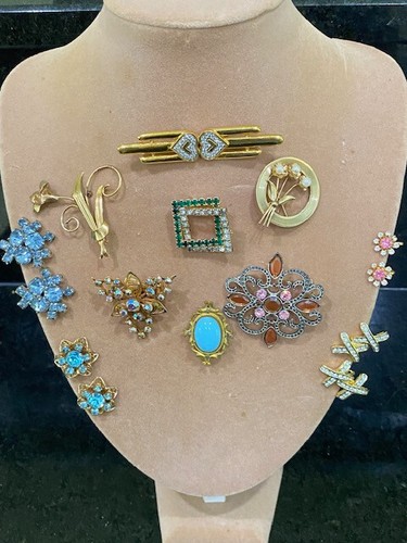 LOT OF VINTAGE BROOCHES AND EARRINGS = 11 PIECES - ESTATE COLLECTION - 第 1/4 張圖片