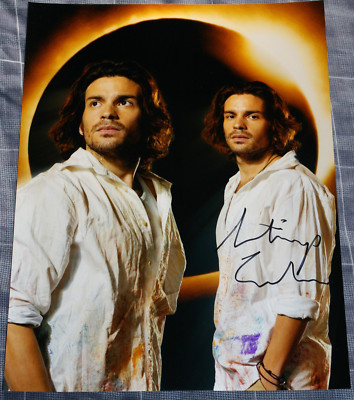 Santiago Cabrera Autograph HEROES Signed 16x12 Photo [9413]