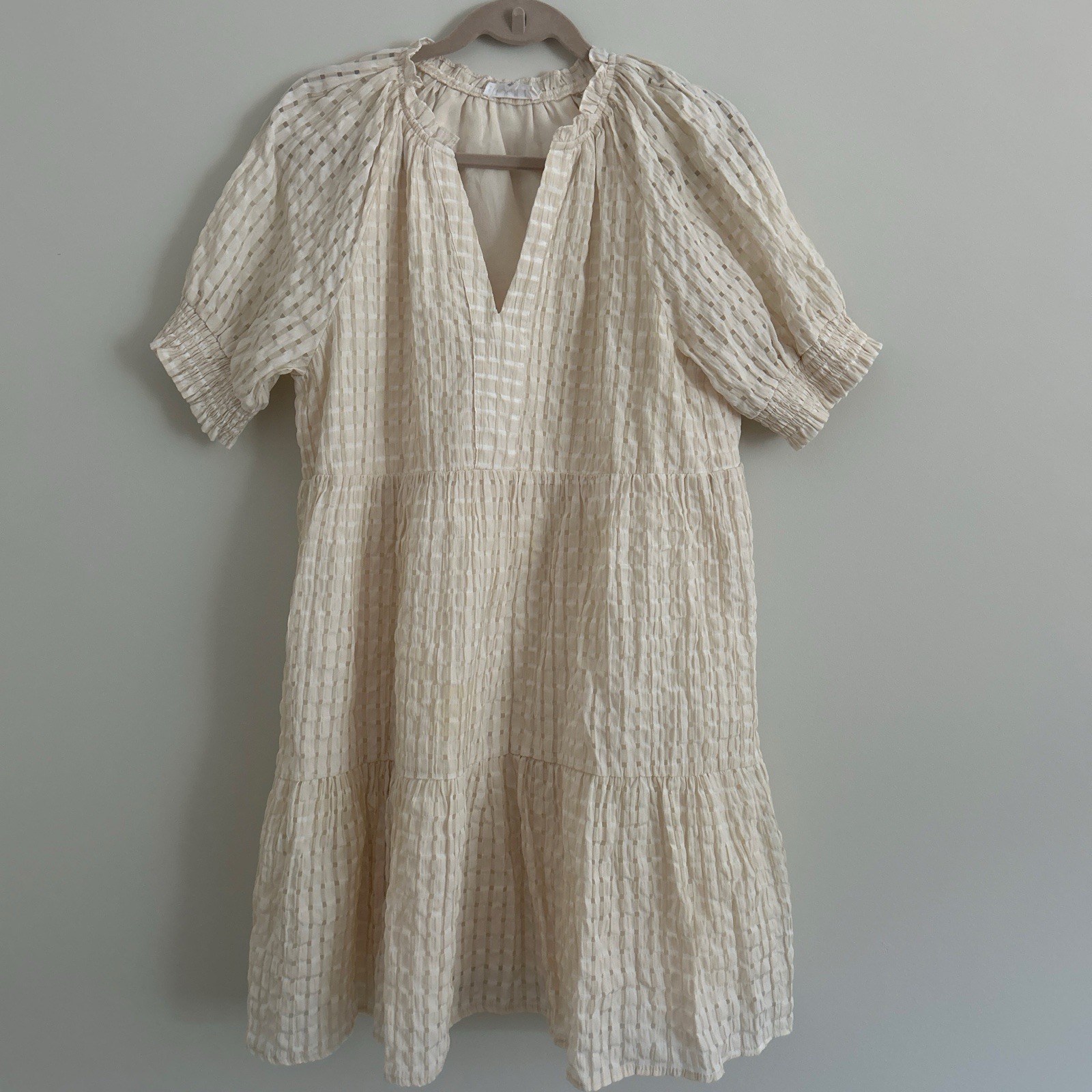THML Ivory Off-white Lined Puff Sleeve Dress Ruffle Trim Size Medium M