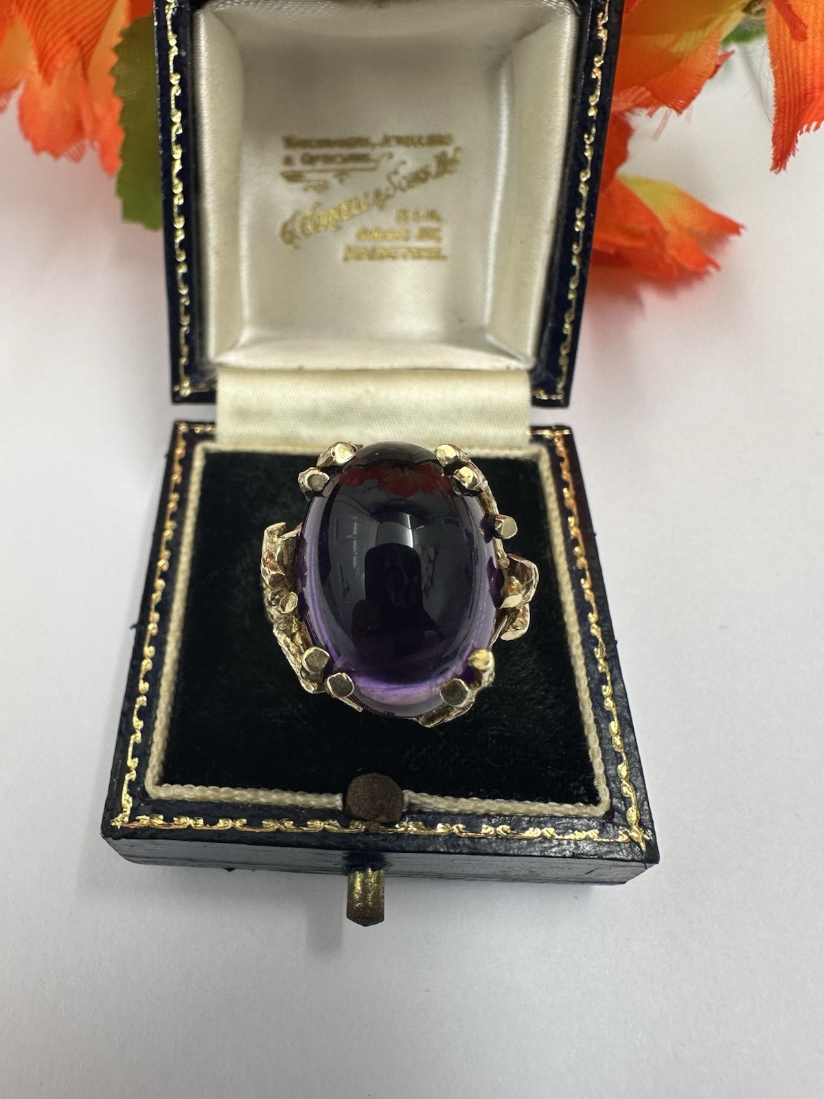 Gorgeous Cabachon Amethyst 9ct Gold Ring. Detailed Tree Branch Themed