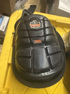 Proflex By Ergodyne 345 Knee Pads Hard Shell Style Gel Injected - Image 1 of 2